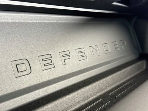 Used 2026 Land Rover Defender 110 X-Dynamic SE AWD/4WD image 23