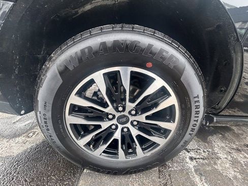 Used 2025 Ford Expedition Max Platinum image 12