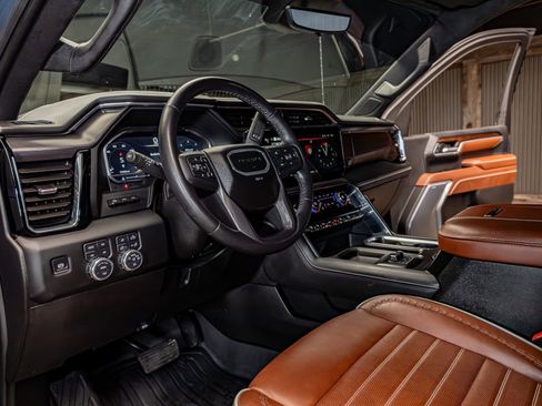 Used 2025 GMC Sierra 2500 Denali Ultimate image 15