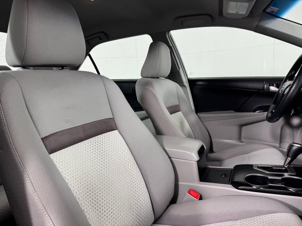 Used 2014 Toyota Camry LE FWD image 22