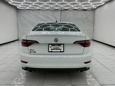 Used 2019 Volkswagen Jetta GLI FWD image 10