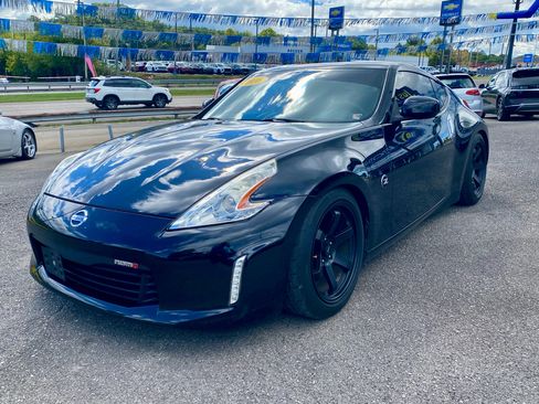 Used 2016 Nissan 370Z Touring w/ Aerodynamics Package image 3