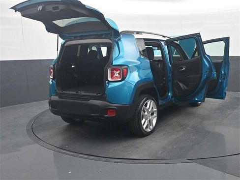 Used 2021 Jeep Renegade Latitude w/ Convenience Group image 40