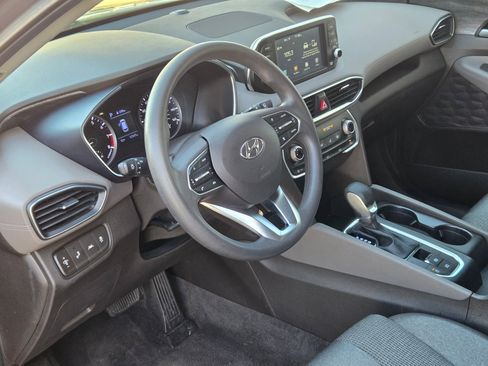 Used 2019 Hyundai Santa Fe SE image 10