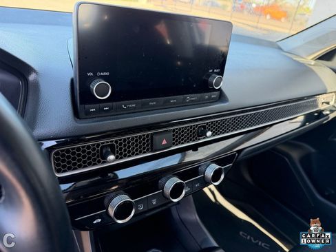 Used 2022 Honda Civic EX image 9
