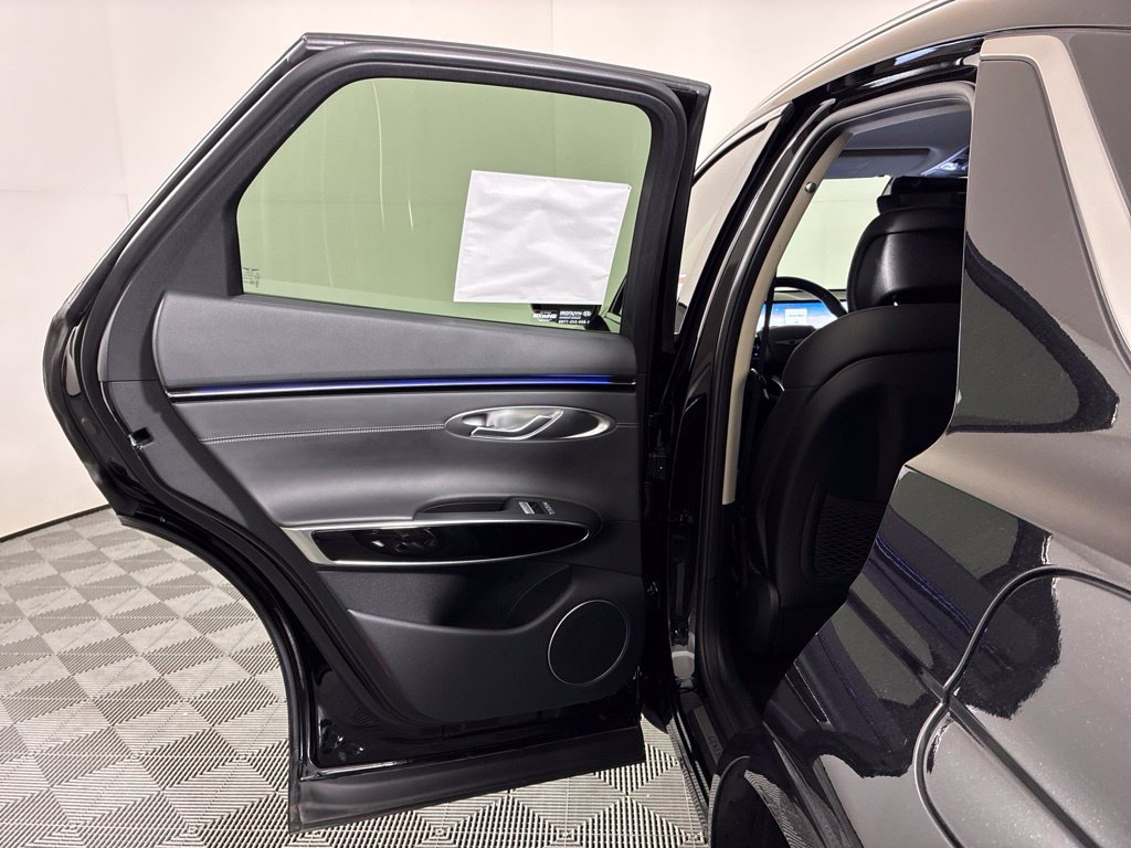 Used 2026 Genesis GV70 2.5T AWD/4WD image 25