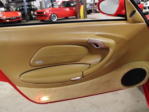 Used 2001 Porsche 911 Cabriolet image 31