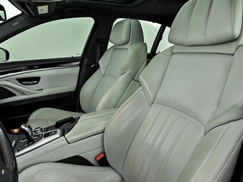 Used 2013 BMW M5 RWD image 17