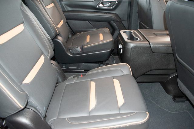 Used 2024 GMC Yukon AT4 w/ AT4 Premium Package AWD/4WD image 12