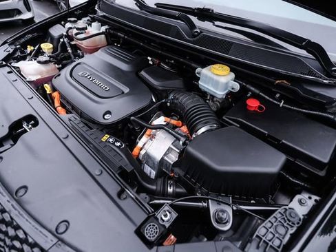 Used 2022 Chrysler Pacifica Touring-L w/ Uconnect Theater Family Group FWD image 73