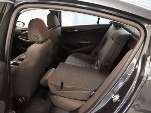 Used 2017 Chevrolet Cruze LT image 20