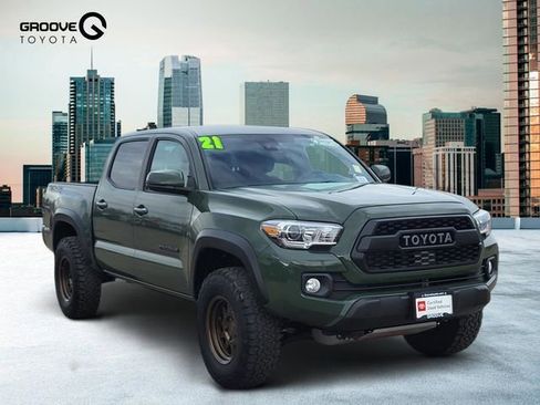 Used 2021 Toyota Tacoma TRD Off-Road w/ Technology Package image 8