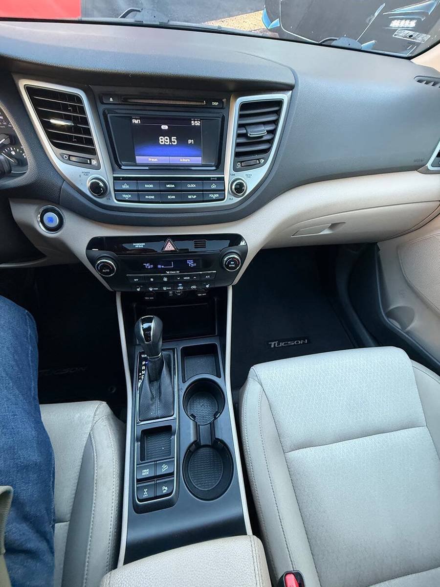 Used 2017 Hyundai Tucson Value AWD/4WD image 19
