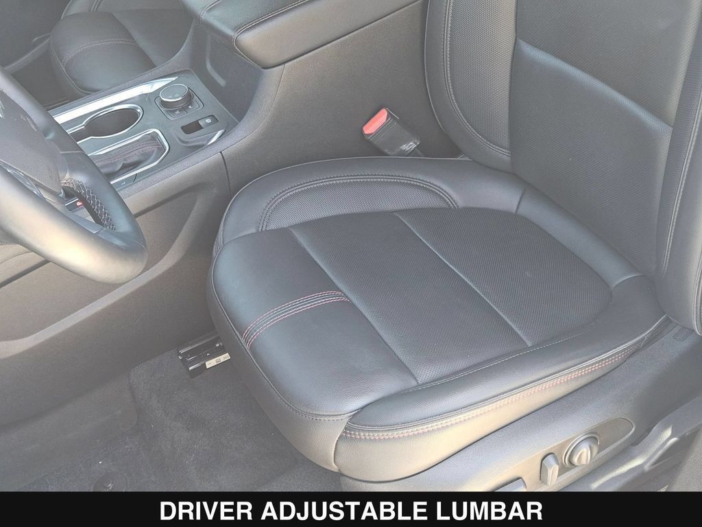 Used 2023 Chevrolet Traverse RS w/ LPO, Floor Liner Package FWD image 16