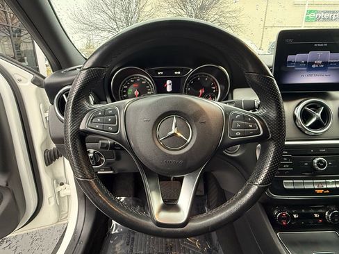Used 2019 Mercedes-Benz GLA 250 image 13