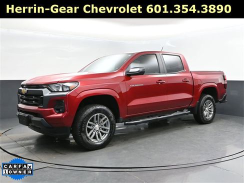 Used 2024 Chevrolet Colorado LT w/ LT Convenience Package II image 13