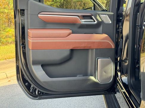 Used 2025 GMC Sierra 1500 Denali Ultimate image 24