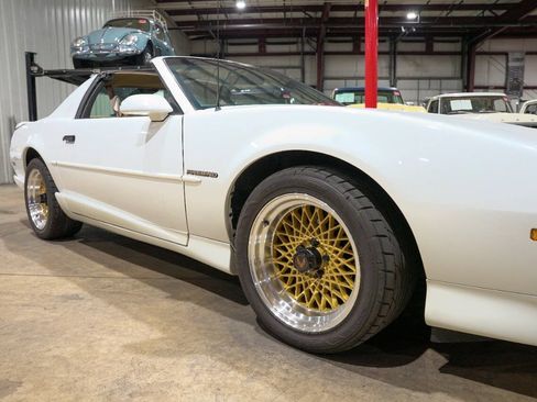 Used 1992 Pontiac Firebird Formula RWD image 31