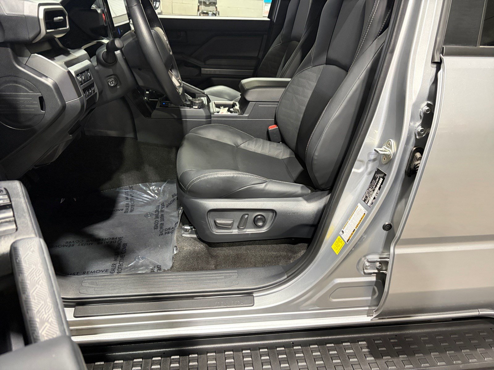 Certified 2025 Toyota 4Runner TRD Off-Road Premium AWD/4WD image 11