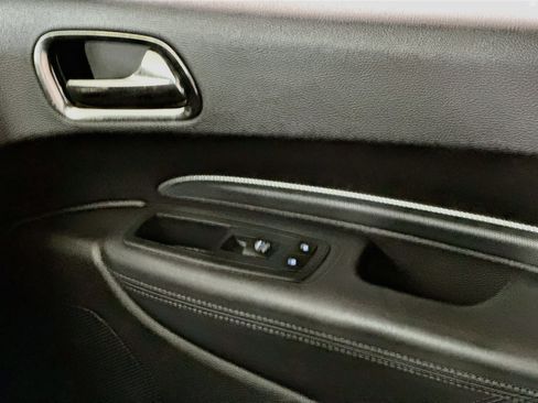 Used 2019 Dodge Durango R/T w/ Blacktop Package AWD/4WD image 17
