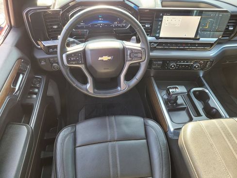 Used 2024 Chevrolet Silverado 1500 High Country w/ High Country Premium Package AWD/4WD image 15