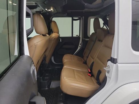 Used 2020 Jeep Wrangler Unlimited Sahara image 11