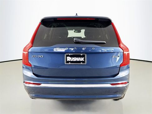 Certified 2025 Volvo XC90 B6 Core image 6