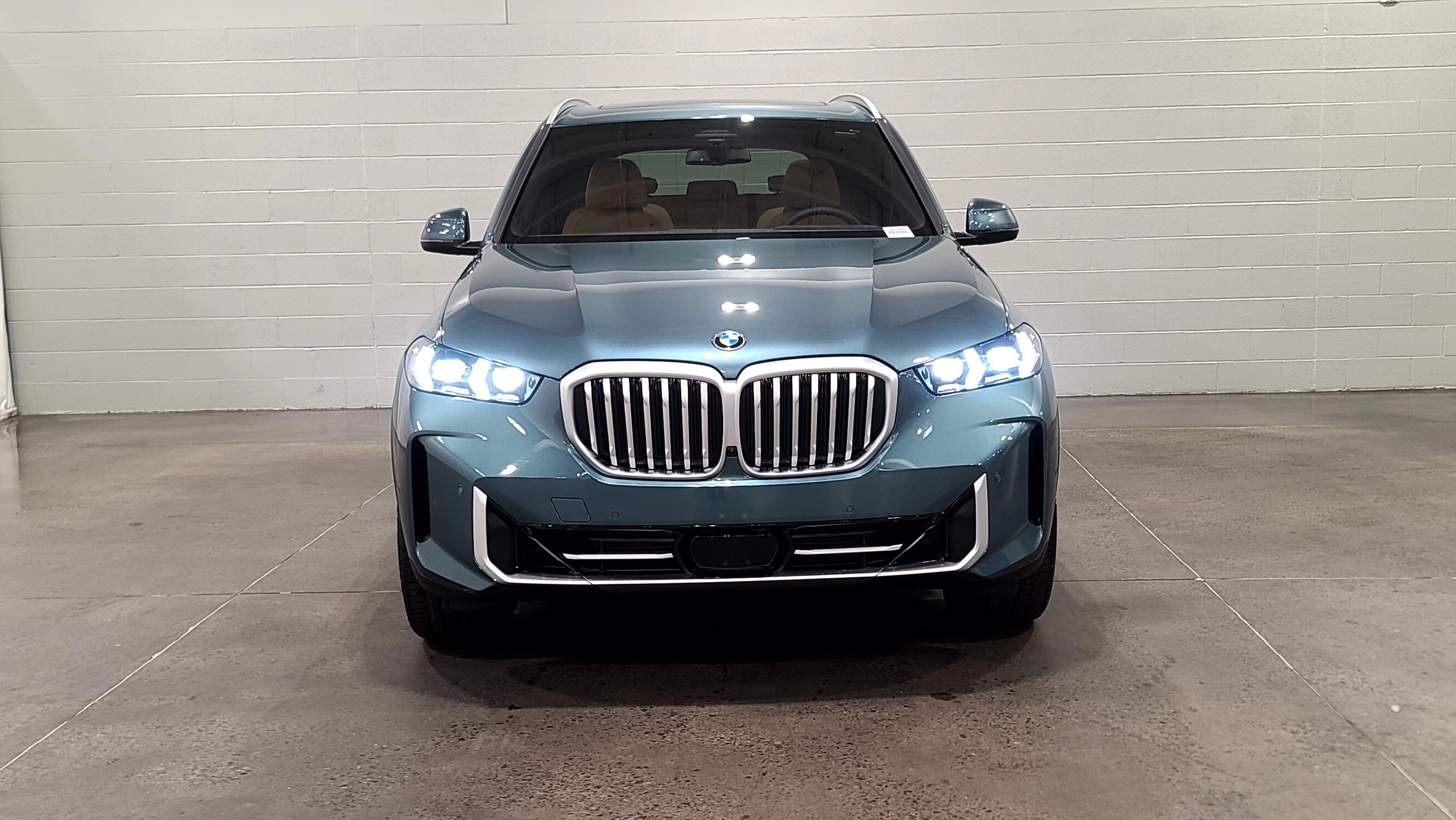 Used 2026 BMW X5 sDrive40i w/ Premium Package RWD image 2