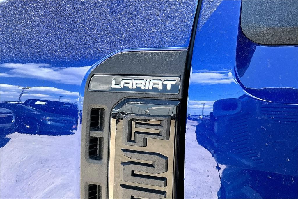 New 2026 Ford F250 Lariat w/ Black Appearance Package AWD/4WD image 16