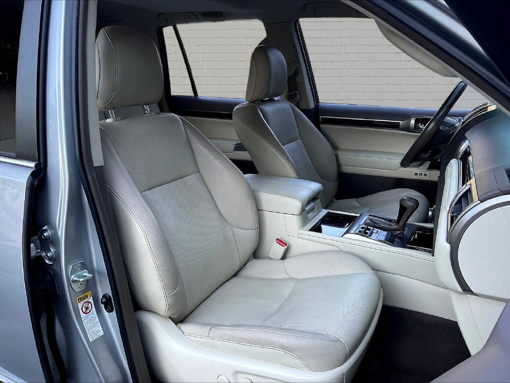 Used 2018 Lexus GX 460 Premium AWD/4WD image 26