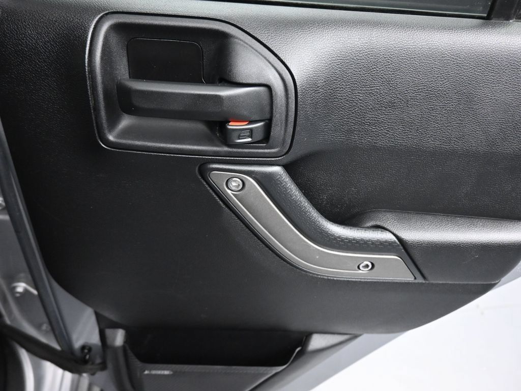 Used 2016 Jeep Wrangler Unlimited Sport AWD/4WD image 27