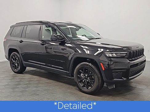 Used 2024 Jeep Grand Cherokee L Laredo image 3