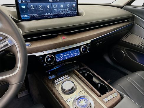 Used 2024 Genesis G80 image 26