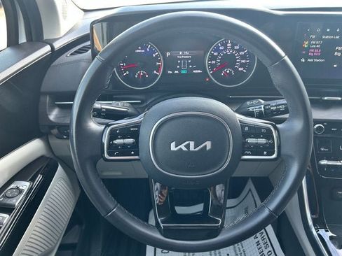 Used 2024 Kia Carnival EX FWD image 13