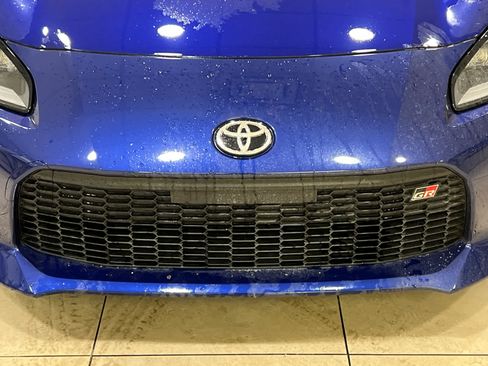Used 2025 Toyota GR86 Premium w/ ALL Weather Mat Package (TMS) image 3