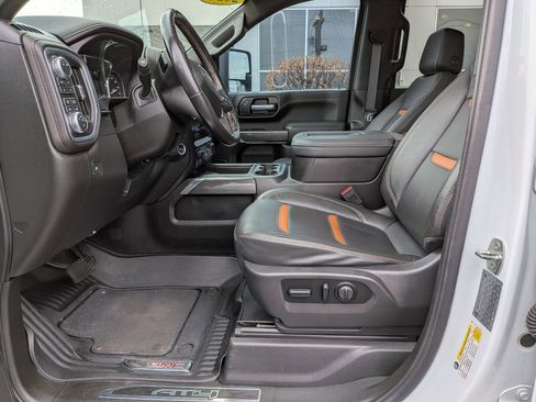 Used 2021 GMC Sierra 2500 AT4 w/ AT4 Preferred Package image 11