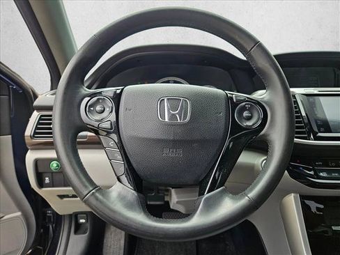 Used 2017 Honda Accord EX-L image 9