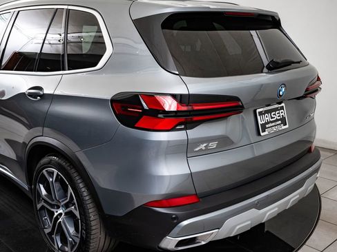 Used 2024 BMW X5 xDrive50e w/ Premium Package AWD/4WD image 19