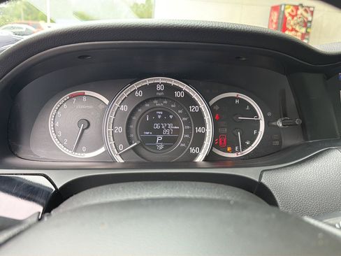 Used 2017 Honda Accord LX image 22
