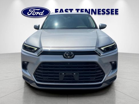 Used 2024 Toyota Grand Highlander AWD image 9