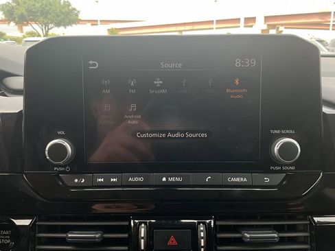 Used 2025 Nissan Pathfinder SV FWD image 30