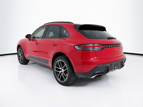 Certified 2025 Porsche Macan image 3
