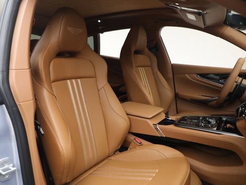 New 2026 Aston Martin DBX 707 image 19