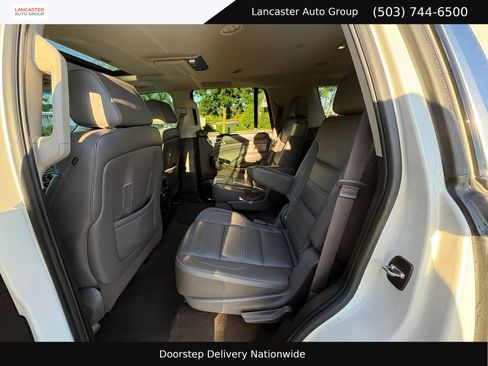 Used 2015 GMC Yukon Denali w/ Premium Package AWD/4WD image 16