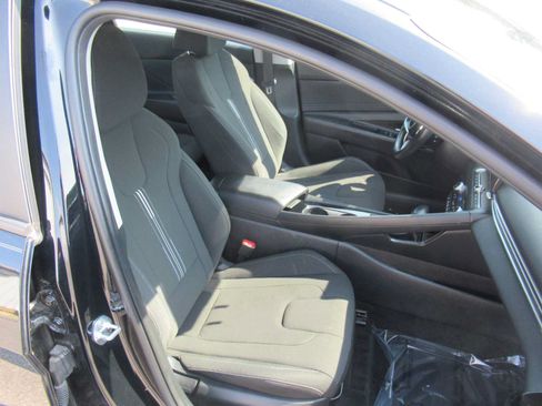Used 2023 Hyundai Elantra SEL w/ Convenience Package FWD image 20