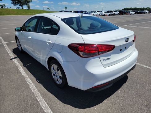 Used 2017 Kia Forte LX FWD image 8