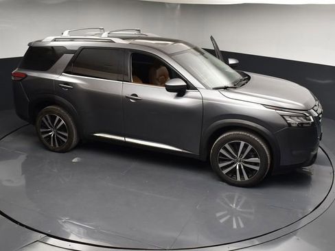 Used 2023 Nissan Pathfinder Platinum AWD/4WD image 47