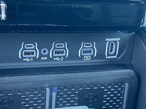Used 2025 RAM 1500 Laramie w/ Night Edition AWD/4WD image 31