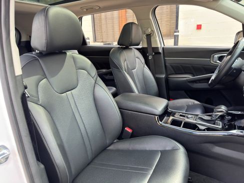 Used 2022 Kia Sorento SX AWD/4WD image 34