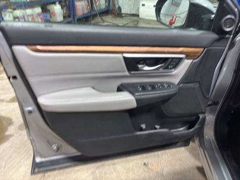 Used 2017 Honda CR-V Touring image 30
